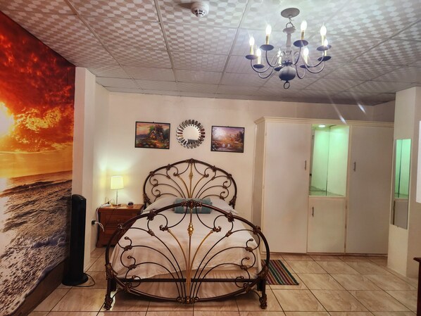 1 bedroom, desk, iron/ironing board, free WiFi - Stewart Hotel Apt - Trincity, Airport, Full Apt (Trincity)