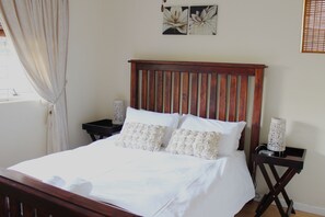 1 chambre, coffres-forts dans les chambres, fer et planche à repasser