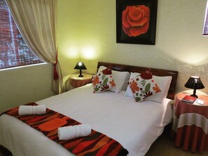 1 chambre, coffres-forts dans les chambres, fer et planche à repasser