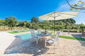 Outdoor dining - SON FERRAGUT - Villa with private pool in Sa Pobla. Free WiFi (Sa Pobla)