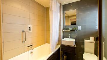 Standard Double Room | Bathroom | Free toiletries, hair dryer, towels, soap