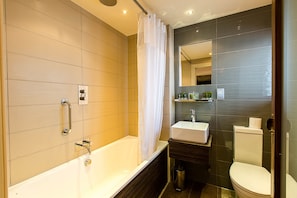 Standard-Doppelzimmer | Badezimmer