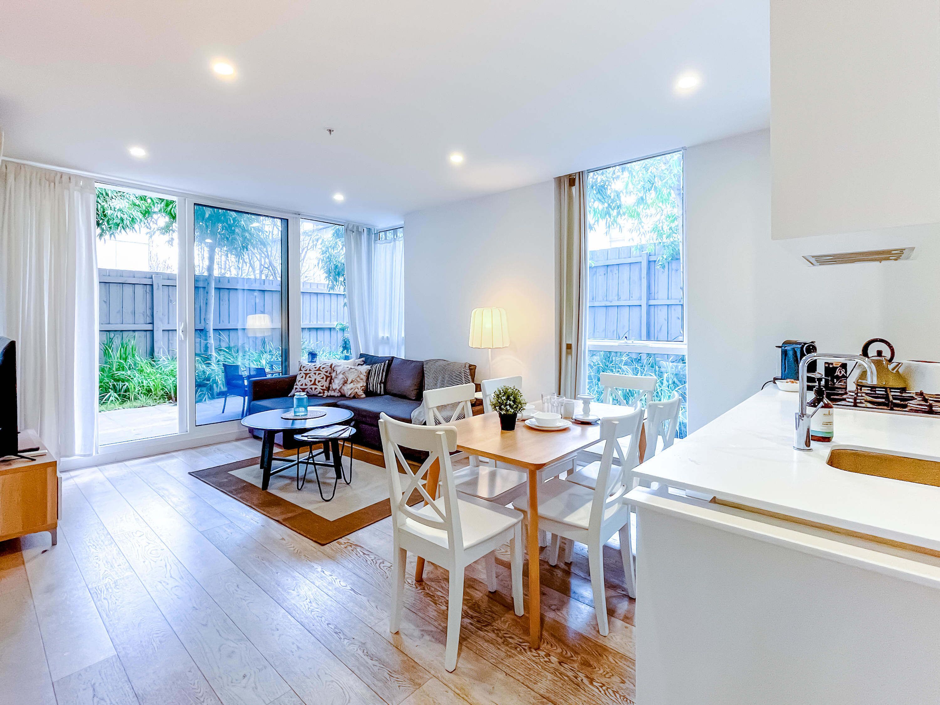 TV, Netflix, strømmetjenester og kontorer