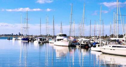 Deluxe Brighton Apt * Privater Garten * WIFI * Parkplatz