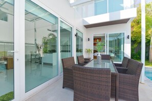 3-Bedroom Pool Villa  | ลานระเบียง/นอกชาน