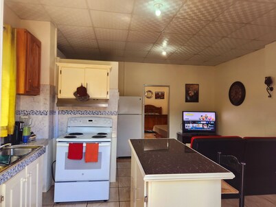 Stewart Suite Apt -Trincity, Airport, Full Apt