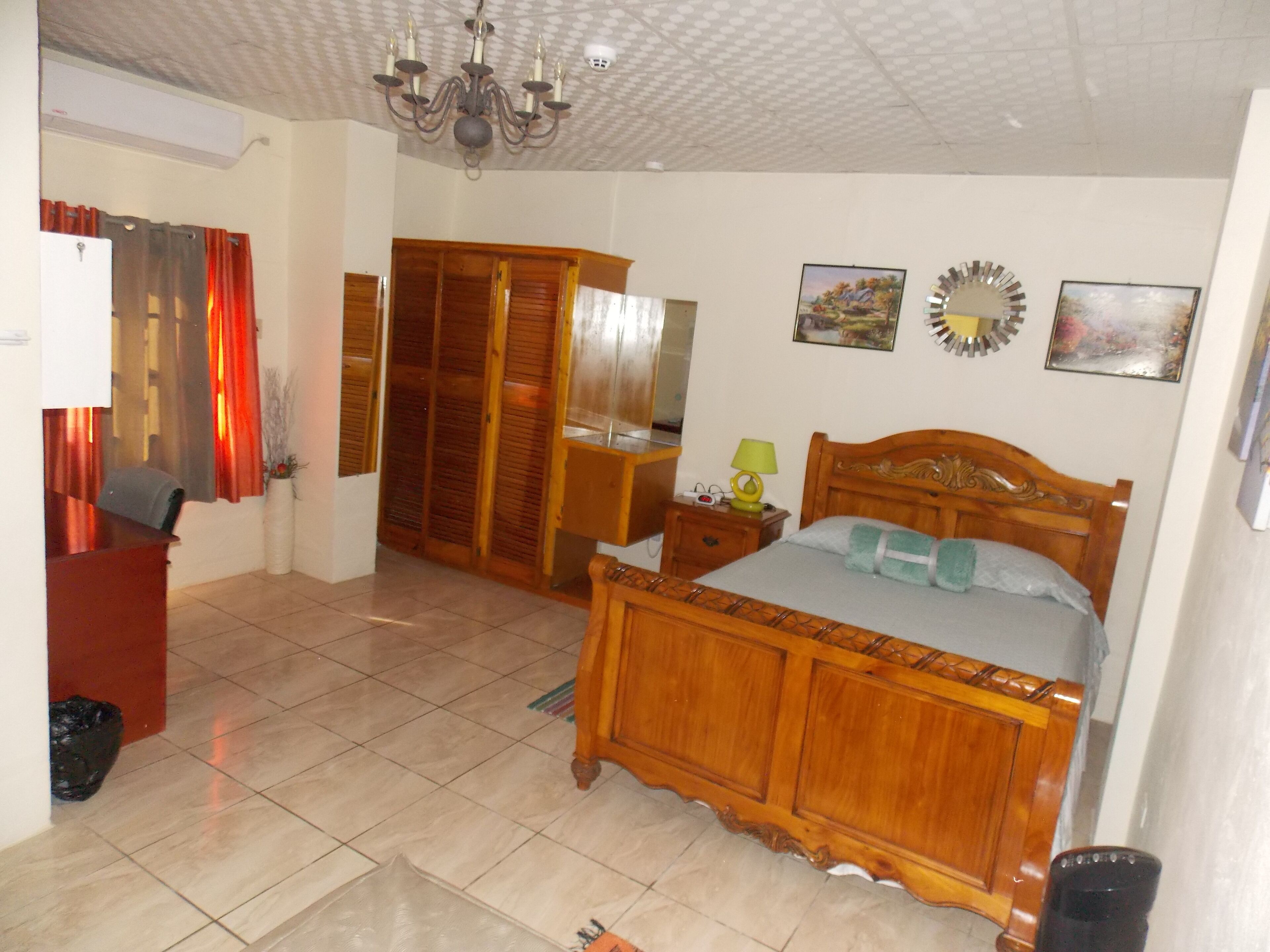 1 camera, una scrivania, ferro/asse da stiro, Wi-Fi gratuito