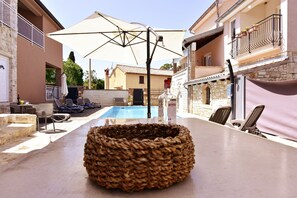 Terrace/patio - Apartment NOA4 Poreč-Tar pool, balcony, games room, Wi-Fi, barbecue (Tar)