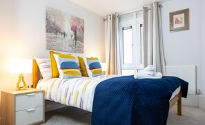 Family Apartment | Individually decorated, individually furnished, soundproofing - The Pinnacle by Jim Paul Apartments (Reading)
