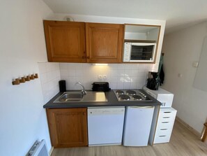 Fridge, microwave, oven, dishwasher - 200m from ski slopes, 4th floor, view mountain, balcony, tv, ski locker, 30m², Superdévoluy (Le Dévoluy)
