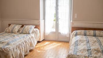 2 bedrooms, WiFi (free)