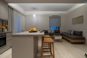 Apartment, 2 Bedrooms | Living room
