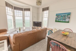 Luxury Apartment, Ensuite, Sea View (Pier View Apartment) | Lounge