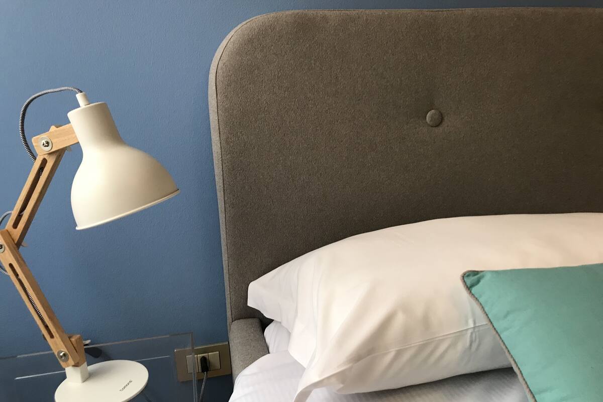 Camera doppia, bagno condiviso (2) | Biancheria da letto ipoallergenica, una scrivania, tende oscuranti