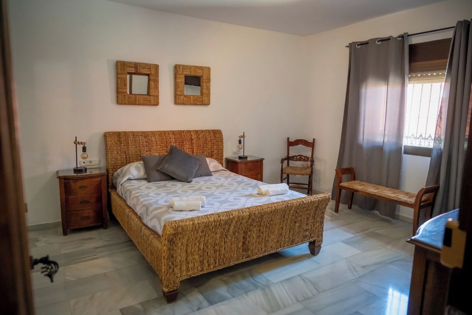 5 bedrooms, iron/ironing board, free WiFi, bed sheets