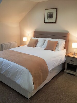 2 室のベッドルーム、アイロン / アイロン台、WiFi、ベッドシーツ