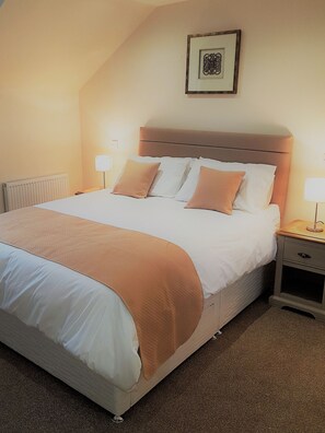 2 Schlafzimmer, Bügeleisen/Bügelbrett, WLAN, Bettwäsche