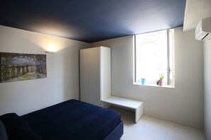 3 habitaciones, tabla de planchar con plancha, wifi y ropa de cama 