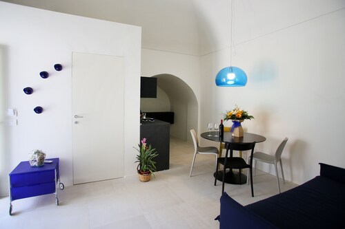 VACATION HOME 150 MT FROM THE SEA AND 200 MT FROM THE HISTORIC CENTER OF VIESTE