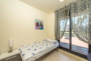 2 chambres, fer et planche à repasser, lit parapluie, Wi-Fi gratuit