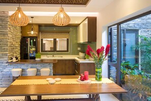 Fridge, microwave, electric kettle, toaster - A hidden oasis villa along a narrow path 50 paces from white sand beach. (Tp. Hội An)