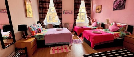 Vierbettzimmer, Gemeinschaftsbad (Room 1) | Verdunkelungsvorhänge, Bügeleisen/Bügelbrett, kostenloses WLAN