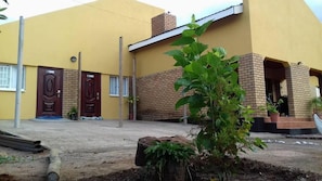 Front of property - Sweetberries Bed & Breakfast (Serowe)
