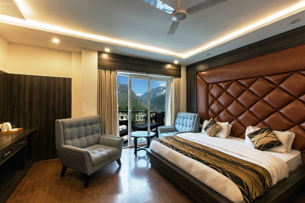 Premium Room, 1 King Bed, Smoking, Hill View | Desk, laptop workspace, soundproofing, iron/ironing board (on request)
