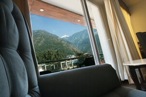 Habitación Premium, 1 cama de matrimonio grande, fumadores, vistas a la colina | Vistas del balcón