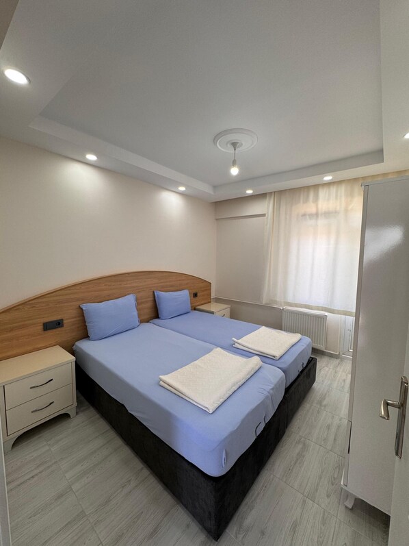 Apartament Comfort, vistes a la ciutat | 1 dormitori, habitacions insonoritzades, wifi gratuïta i roba de llit 