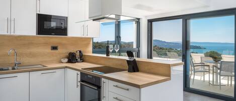 Apartament | Cuina privada | Frigorífic, forn, placa de cuina i rentaplats