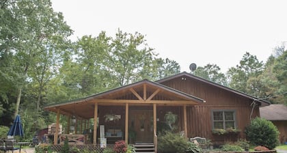Cottage in the Woods- "Hummingbird"-- 2mi from Ricketts Glen falls trailhead!