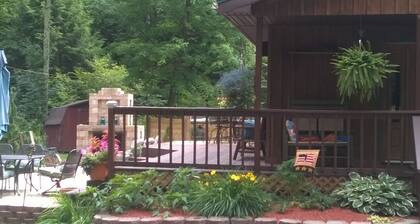 Cottage in the Woods- "Hummingbird"-- 2mi from Ricketts Glen falls trailhead!