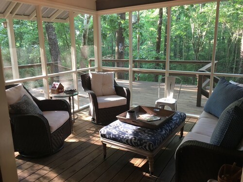 Natchez Trace Cabin Retreat on 5 acres