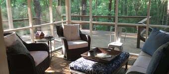 Natchez Trace Cabin Retreat on 5 acres
