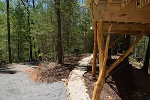 Property grounds - Luxury treehouse built by The Treehouse Guys of the DIY show (Sevierville)