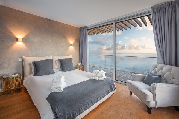 2 bedrooms, soundproofing, iron/ironing board, WiFi