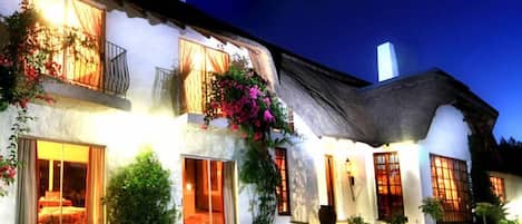 Façade de lâhĂ©bergement - soirĂ©e/nuit