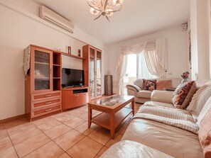 TV, DVD player, books - Townhouse for best holidays (Callao Salvaje)