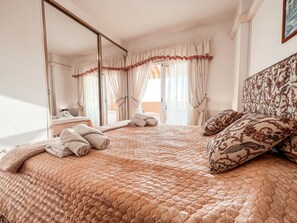 2 bedrooms, in-room safe, iron/ironing board, free WiFi - Townhouse for best holidays (Callao Salvaje)