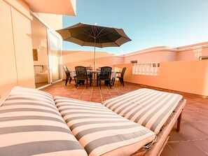 Outdoor dining - Townhouse for best holidays (Callao Salvaje)