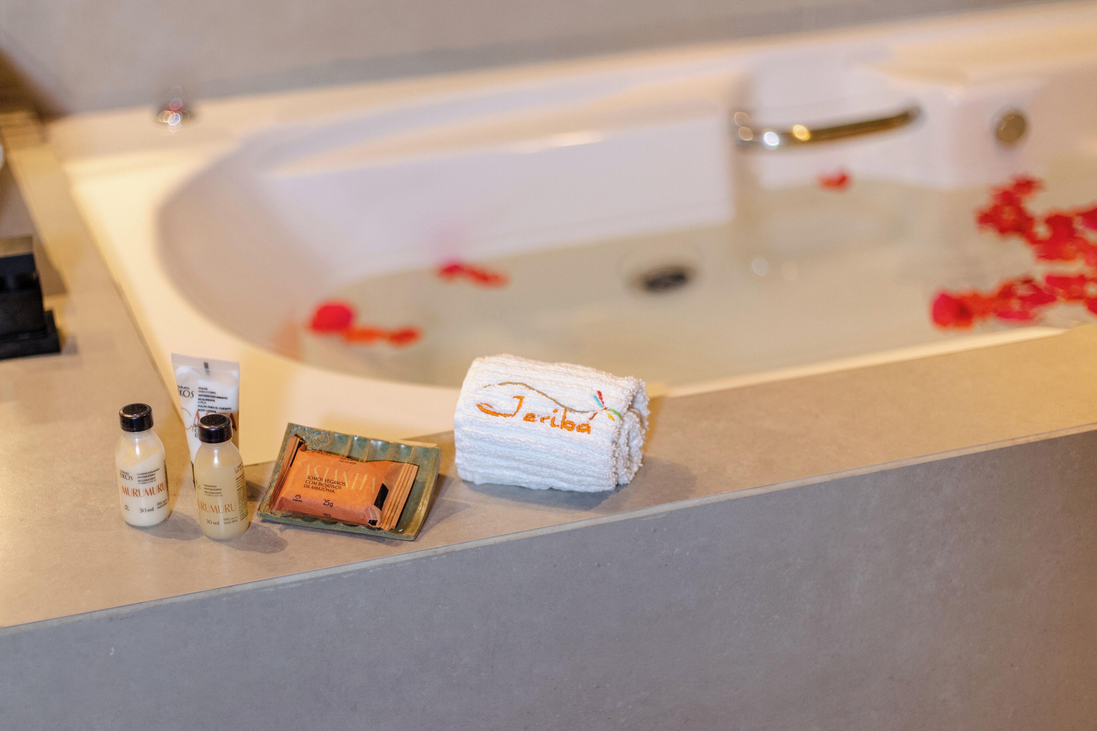 1 bedroom, egyptian cotton sheets, premium bedding, pillow-top beds