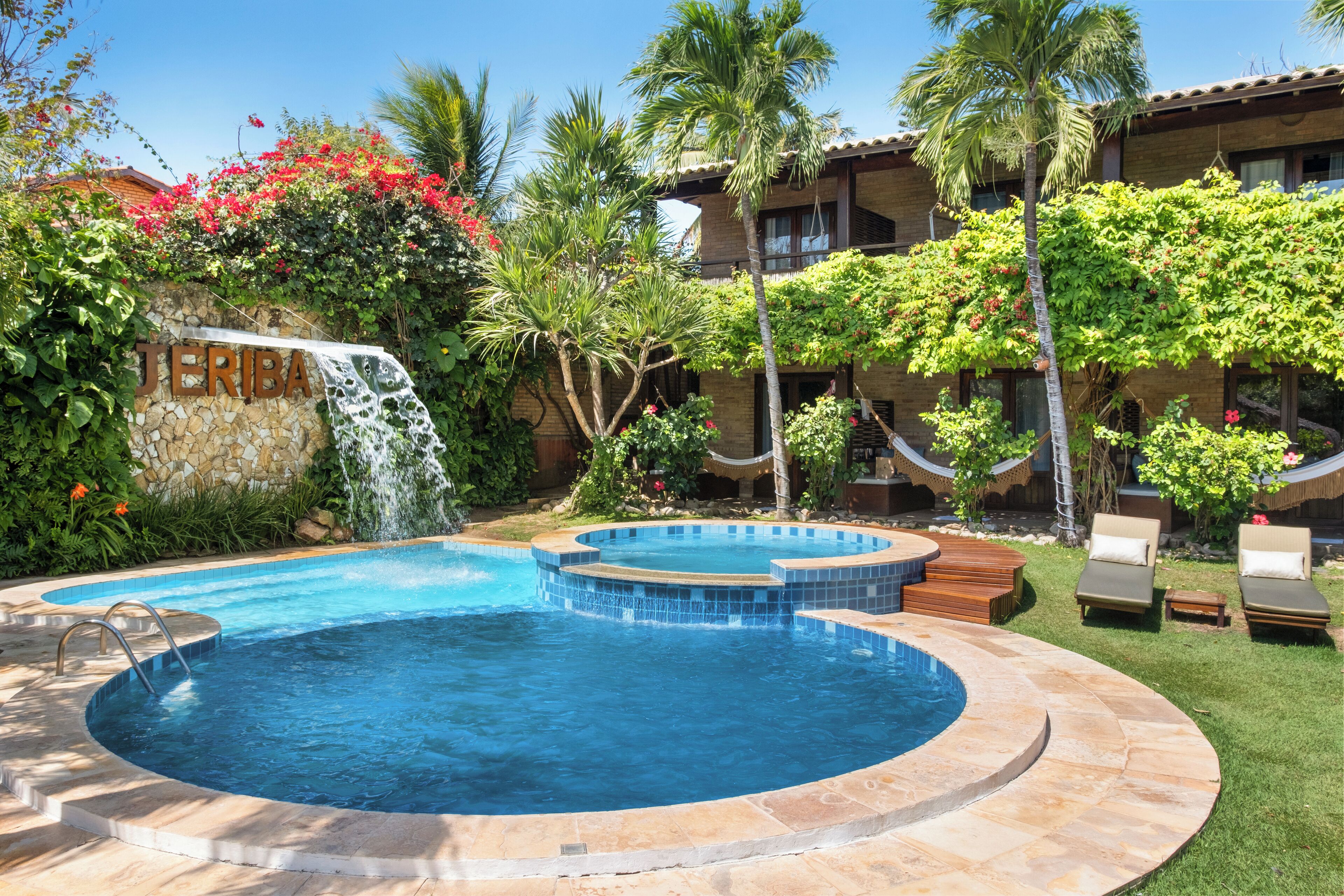 outdoor pool, open 8:00 am to 9:00 pm, pool loungers