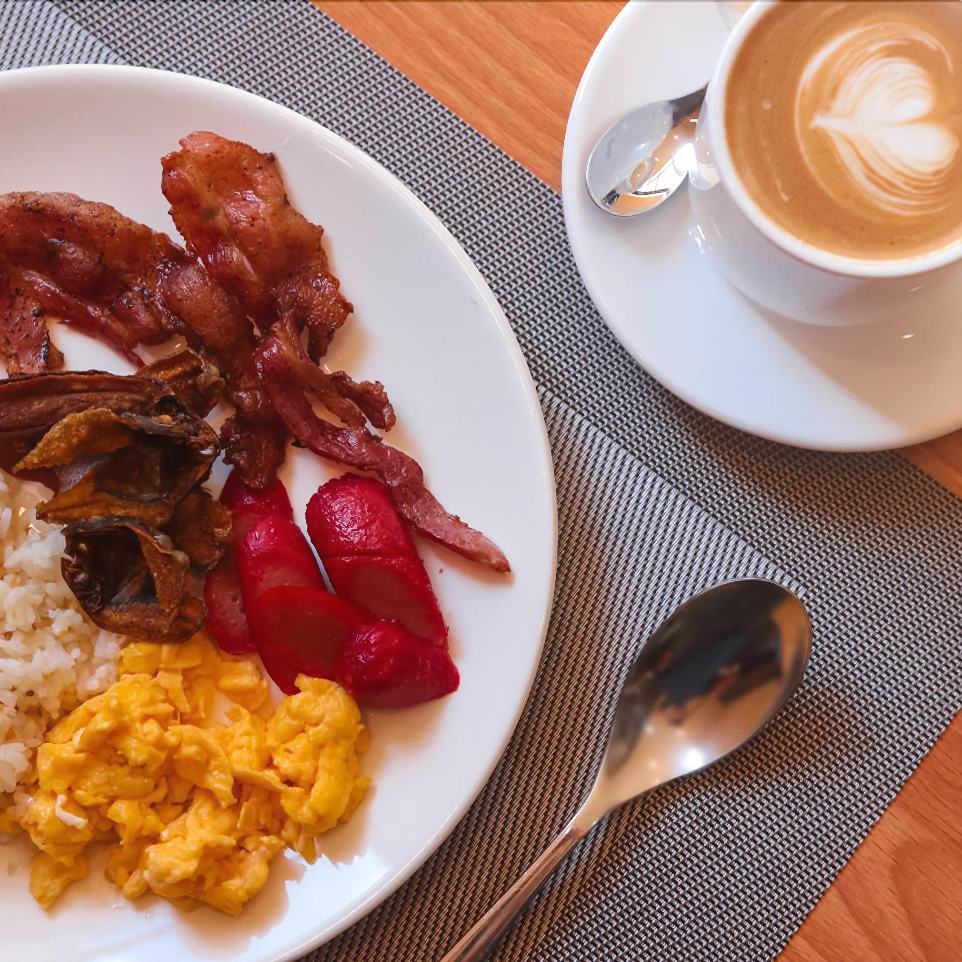 daily cooked-to-order breakfast for a fee