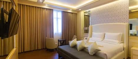 1 bedroom, in-room safe, desk, laptop workspace