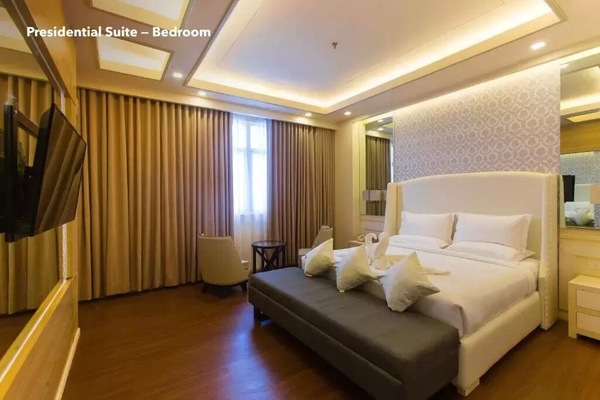 In-room safe, desk, laptop workspace, blackout drapes