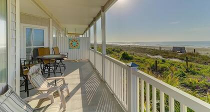 Oceanfront Private Balcony & Easy Walk to Dntn Folly Beach