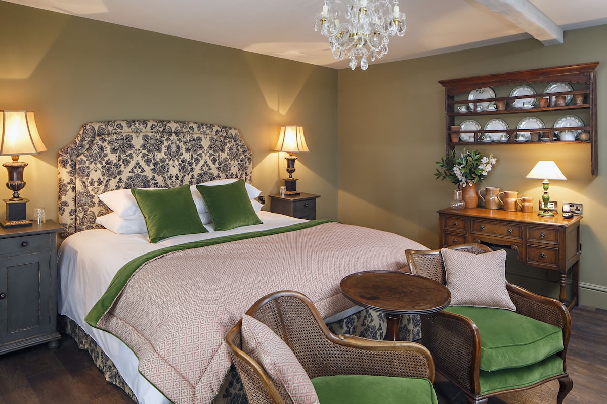 Deluxe Double Room (4) | Desk, free WiFi, bed sheets