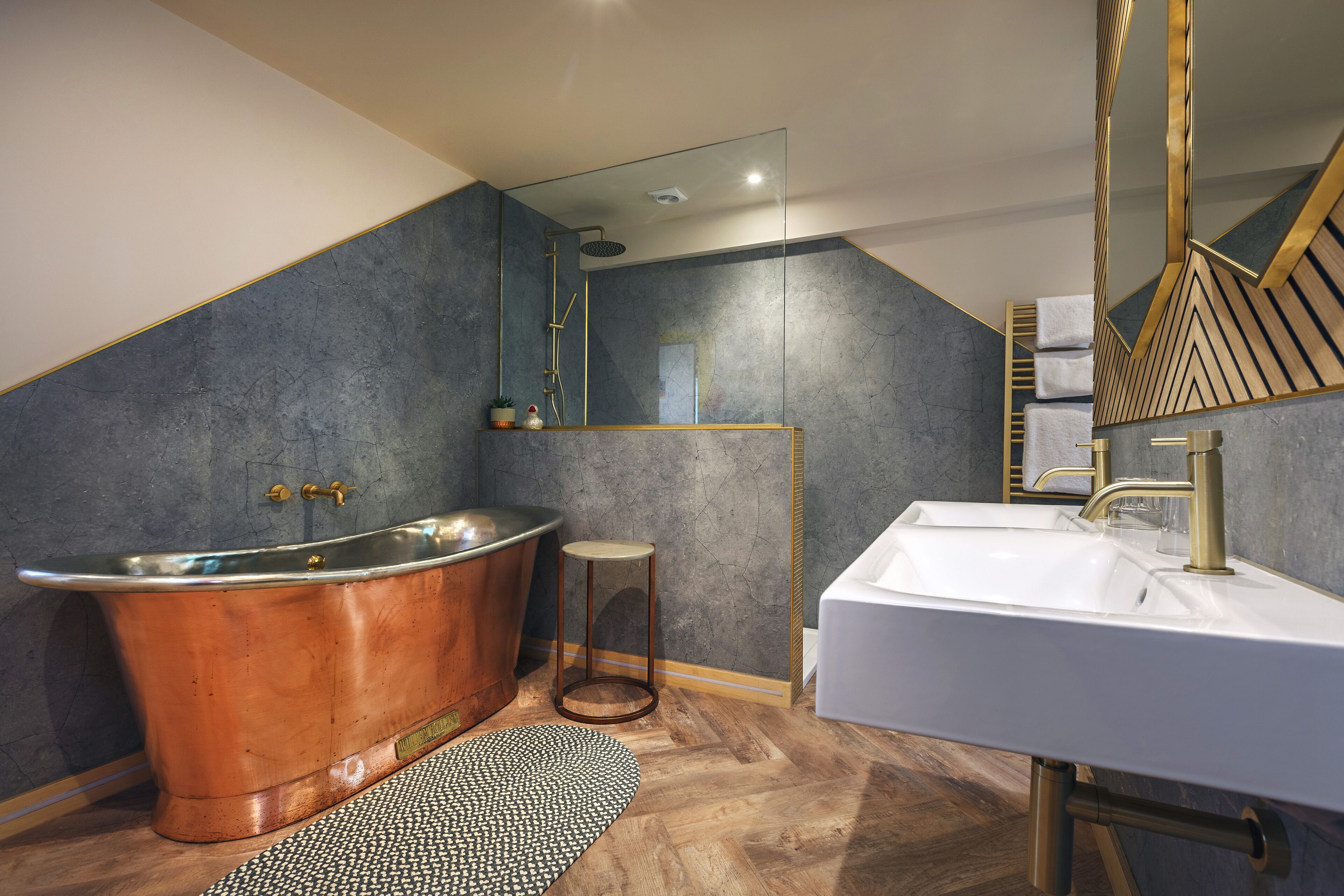 studio | bathroom | separate bathtub and shower, free toiletries, hair dryer, bathrobes
