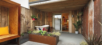 The Ffolkes Hotel